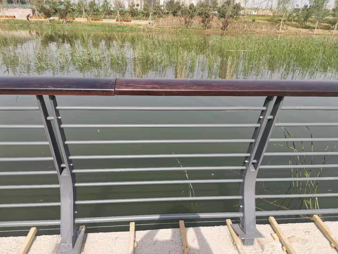 衡阳市桥梁防撞护栏桥梁防撞护栏 - 哪里好